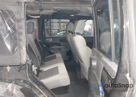 2010 Jeep Wrangler Unlimited Sport z USA, uszkodzony, nr VIN 1J4BA3H15AL167422